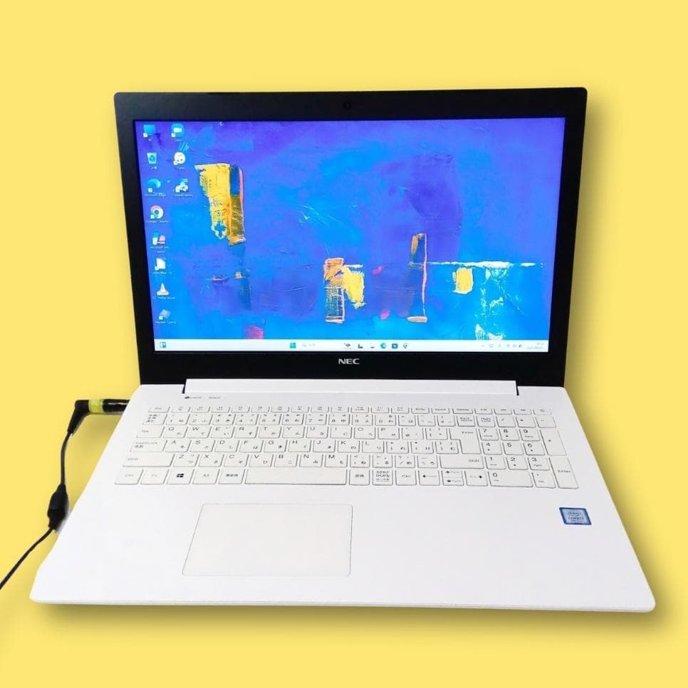 極美品✨SSDとメモリは新品／Win11／i3✨フルHD✨カメラ付ノートパソコン