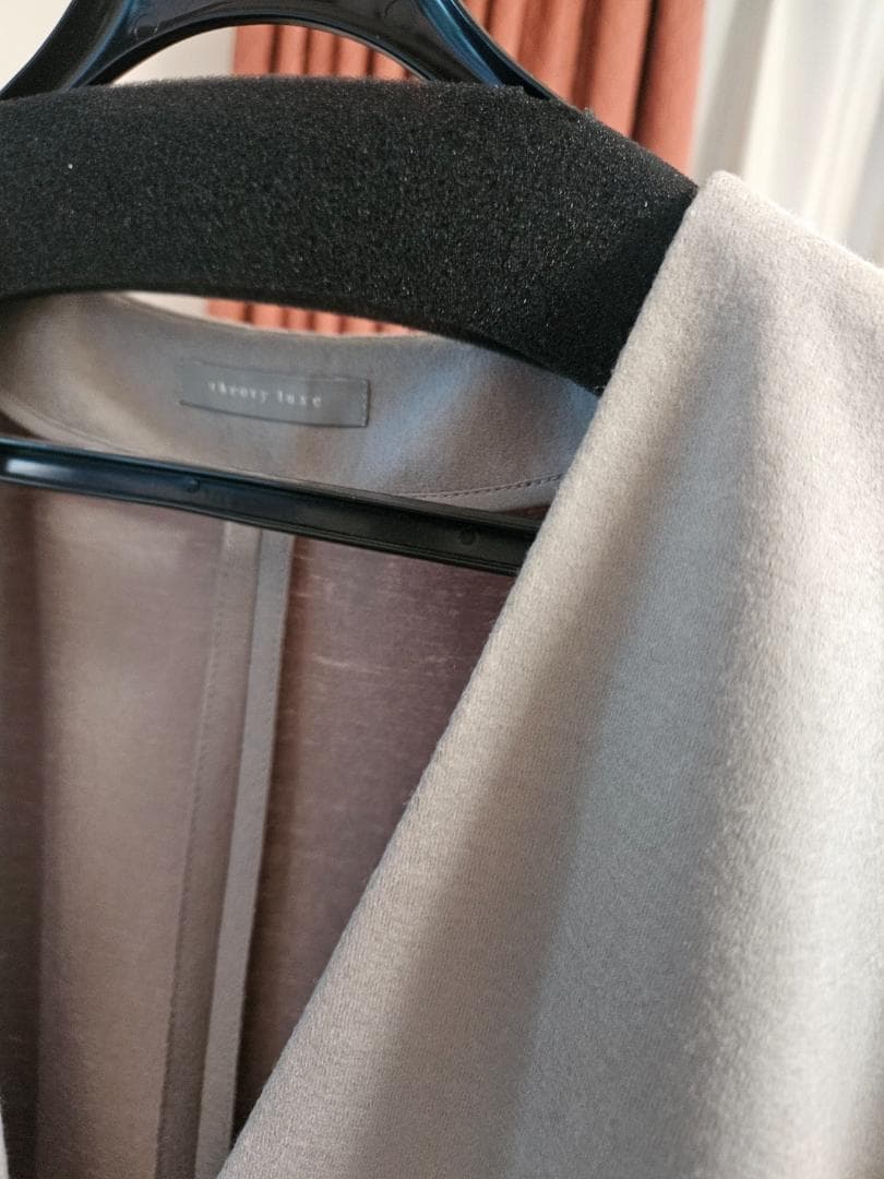 ◆theory luxe 24AW 【未使用】Vネックトップス 3,5万 秋準備