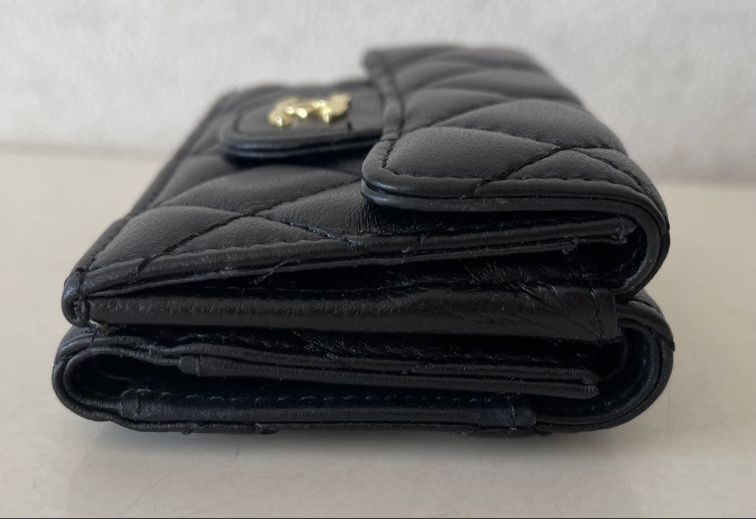 未使用 CHANEL ブラック 三つ折り財布