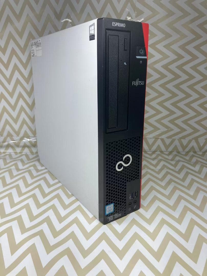 ESPRIMO D588 i5 第9世代 8GB 512GB　モニター別売り
