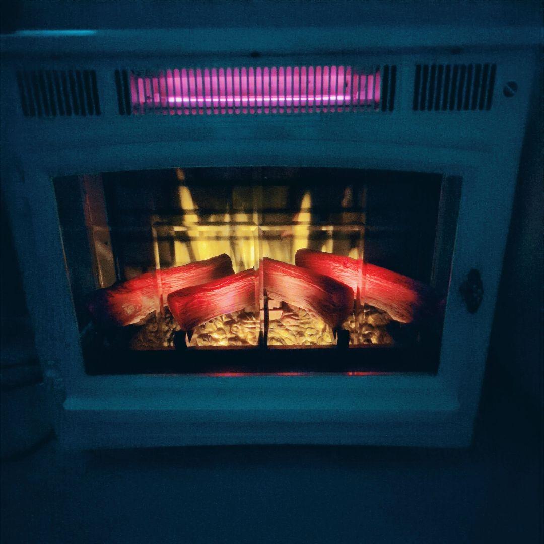 ホワイト 電気ストーブ 暖炉風デザイン