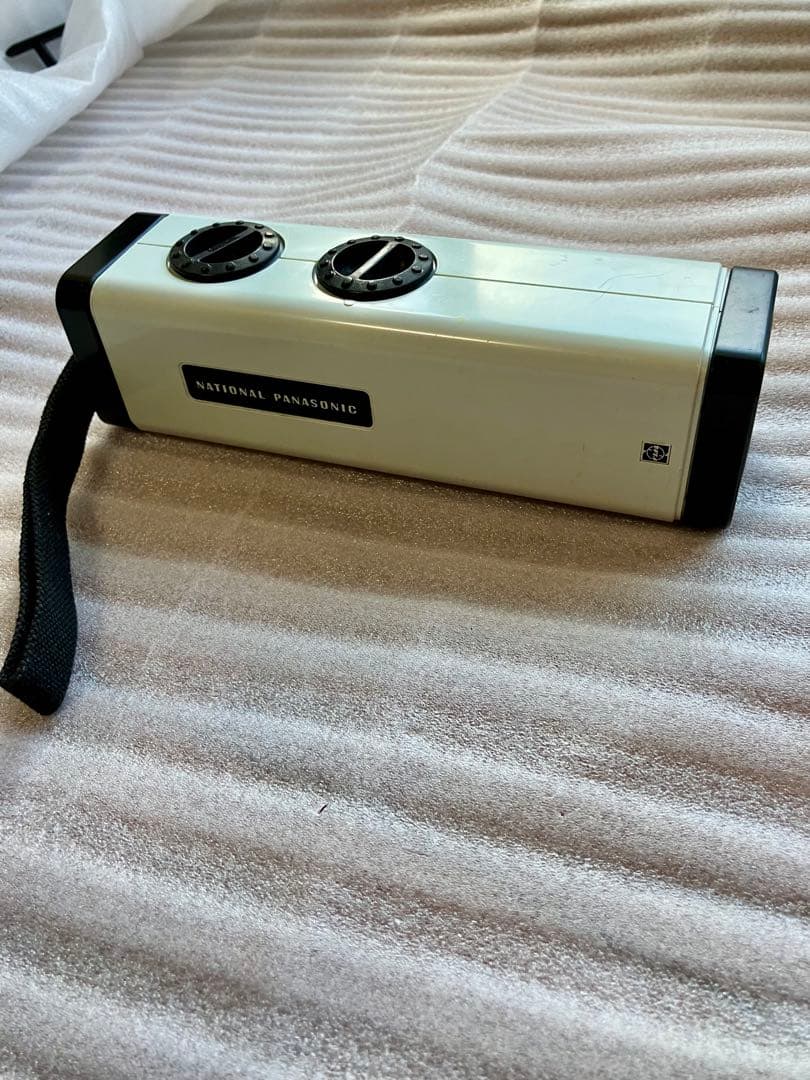 ナショナルパナソニック R-82 希少 1972年 デザインAMラジオ