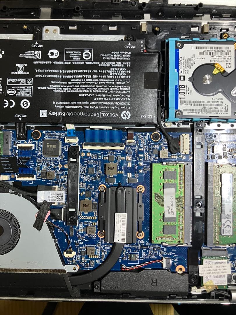 ノートPC　hp 15-as102TU 16G 256G 1TB