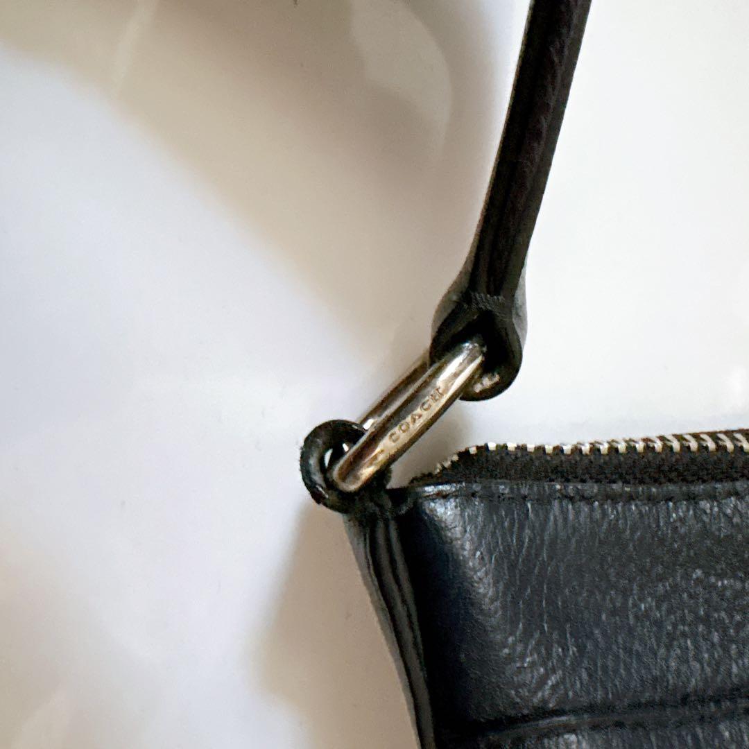 美品　コーチ　ショルダーバッグ　チャールズ スモール メッセンジャー　　レザー