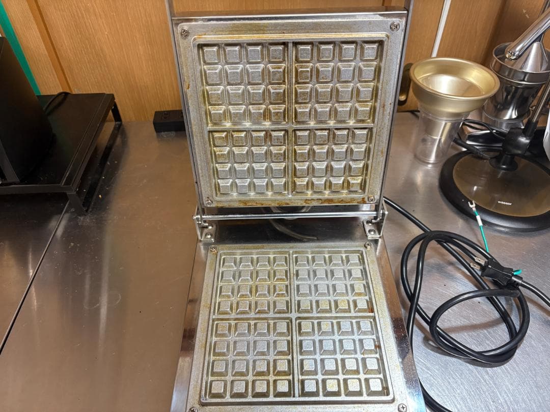 Suntec ワッフルメーカー 4枚焼き