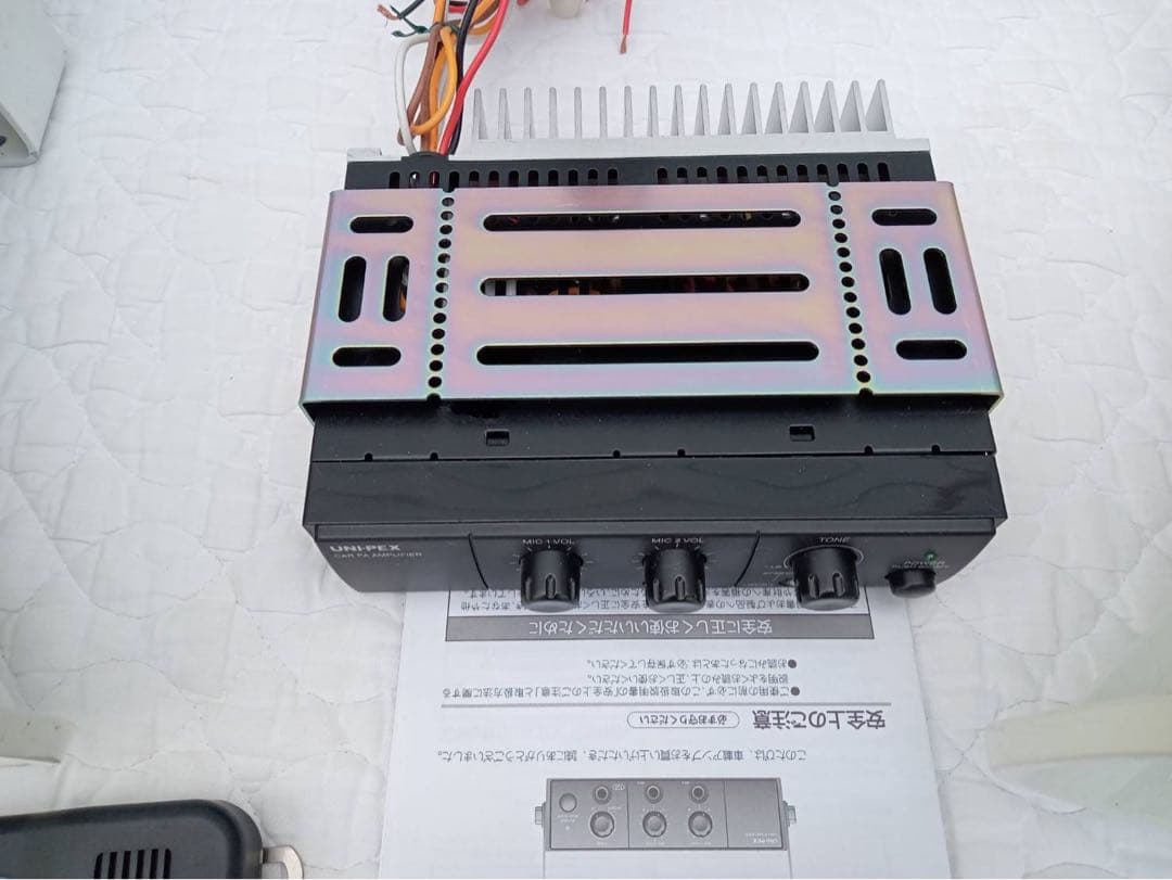 UNI-PEX　選挙　70Wスピーカー2本で　車載アンプ60W　街宣　マイク2本