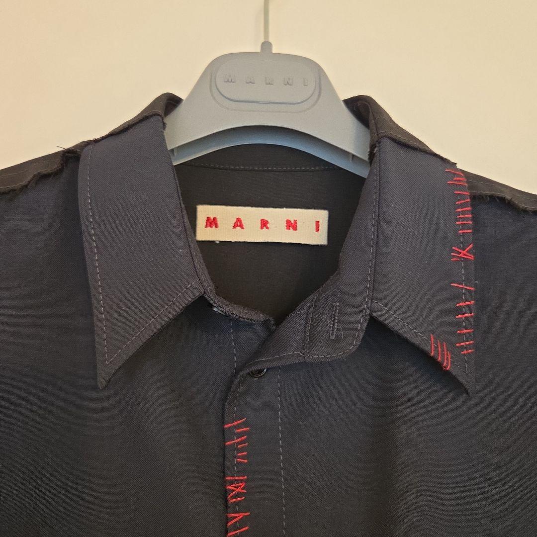 MARNI　トロピカルウールシャツ、コントラストカラーのバック