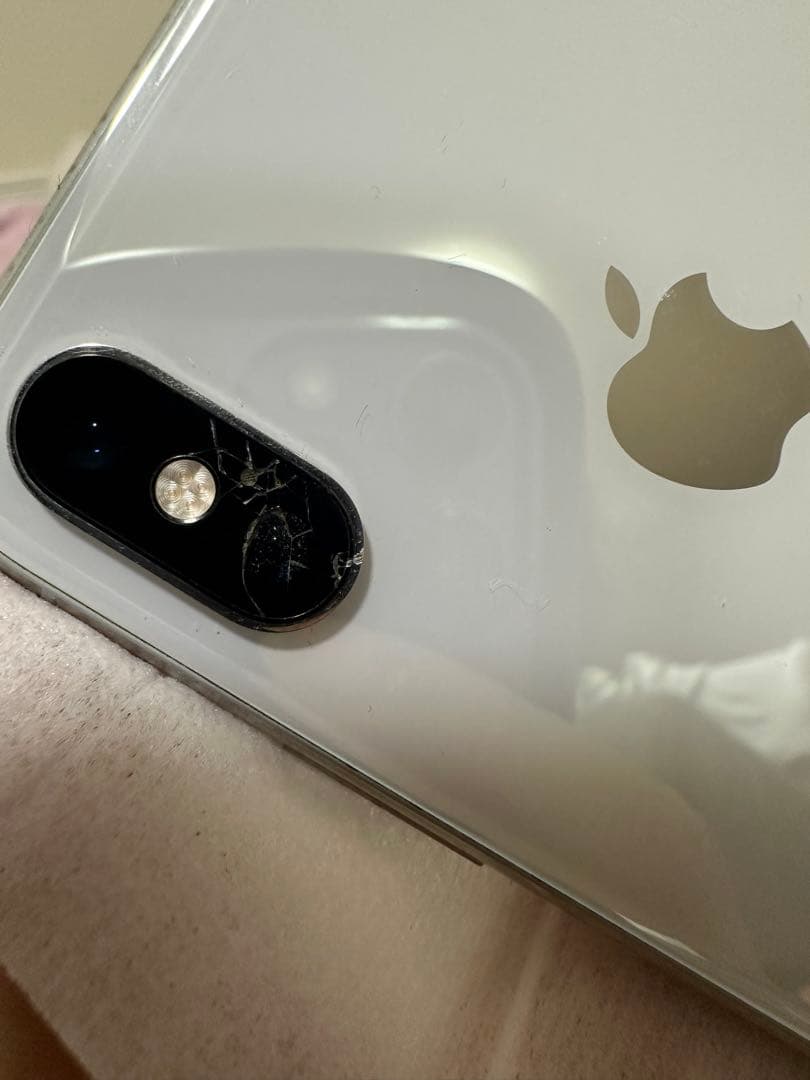 iPhone XS 256GB シルバー au 動作品 画面割れ有