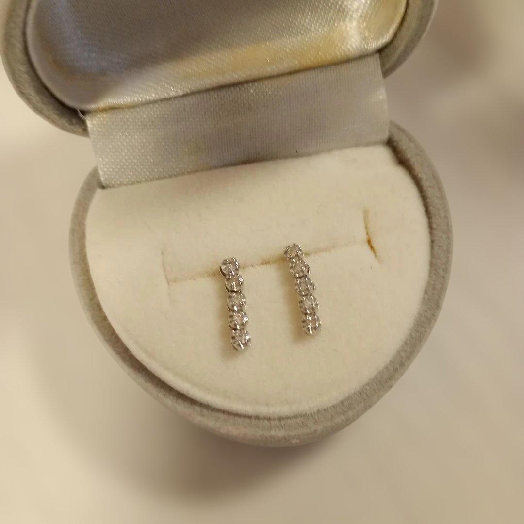 ダイヤモンド　ホワイトゴールド ピアス　新品　18金　0.1カラット