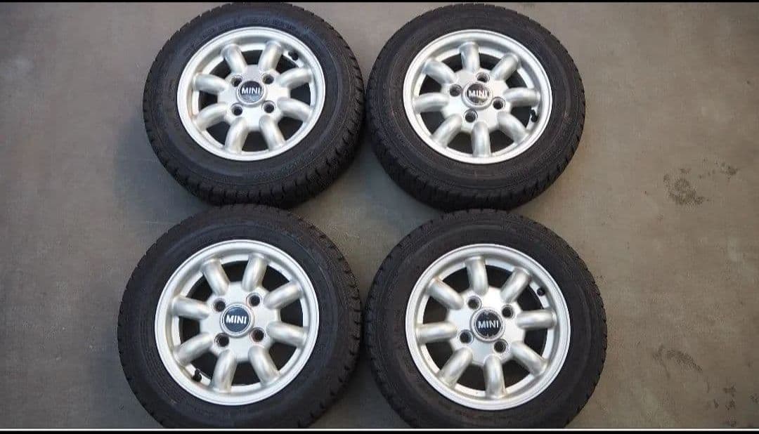 ローバーミニ用スタットドレスタイヤ4本セット