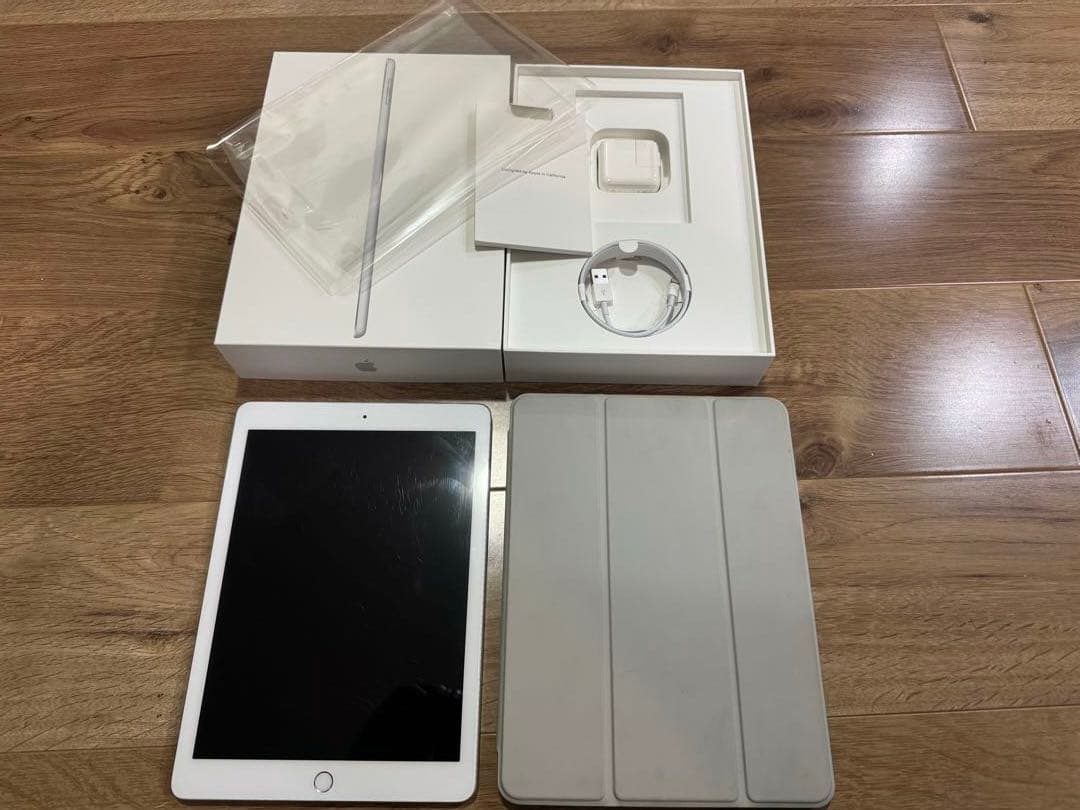 Apple iPad 第6世代 32GB おまけ付き