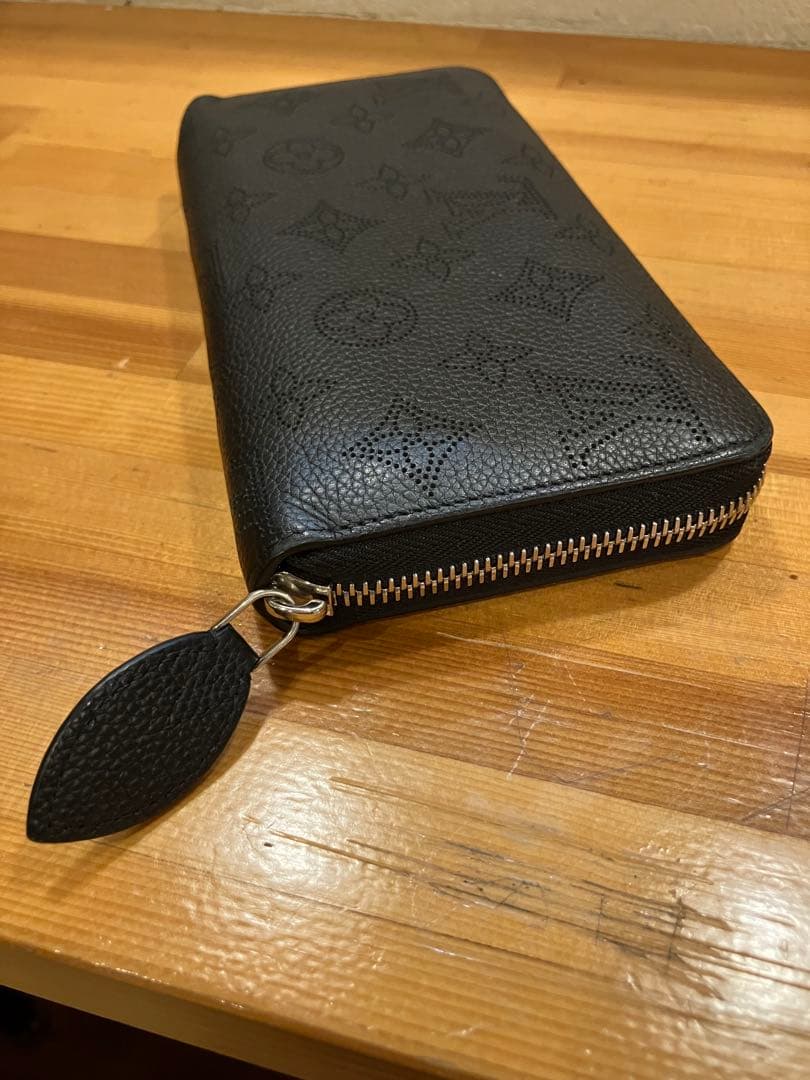 【ここなっつ】ルイヴィトン マヒナ ジッピーウォレット