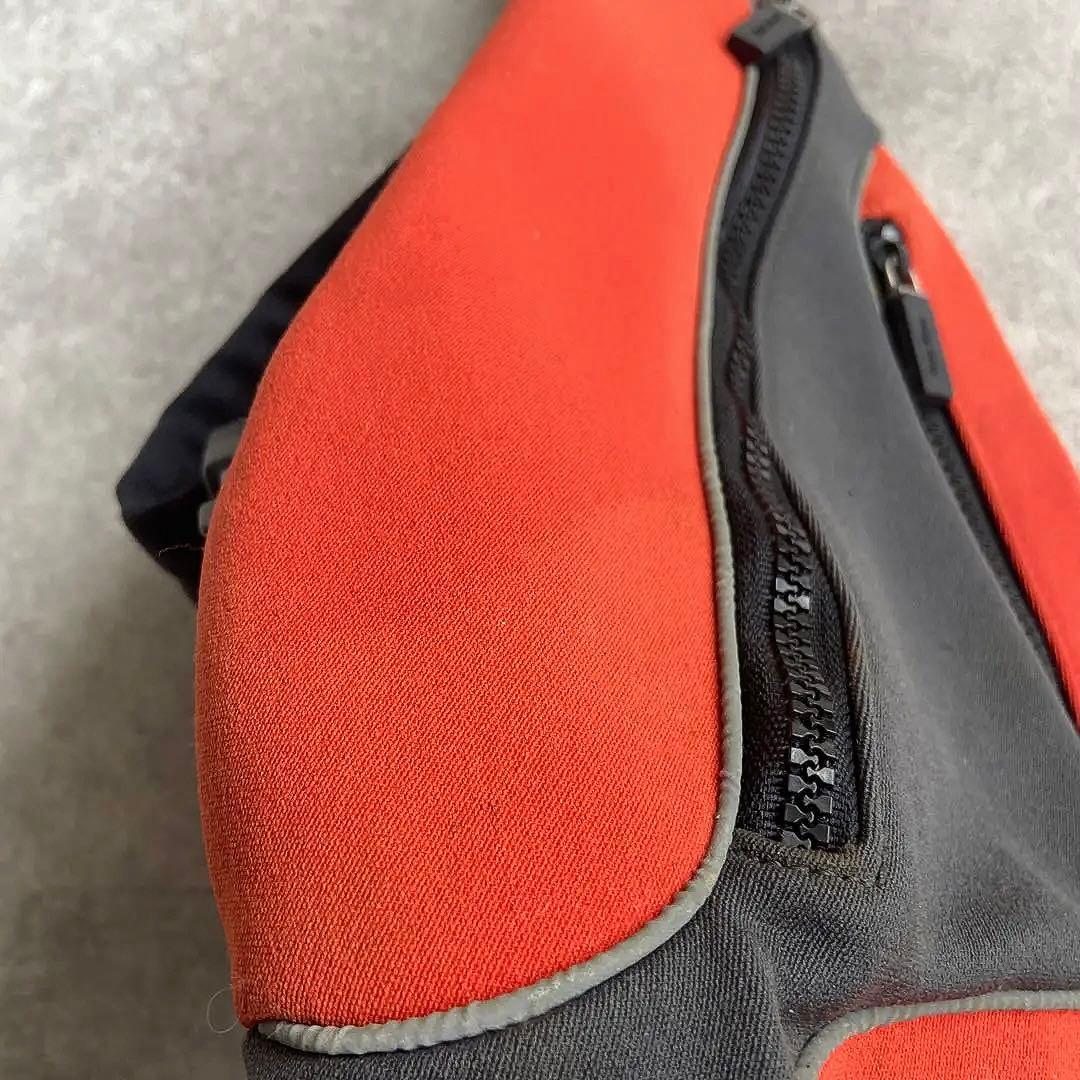 ぽんちゃん 様　miumiu ボディバッグ　ビンテージ　アーカイブ　Y2K