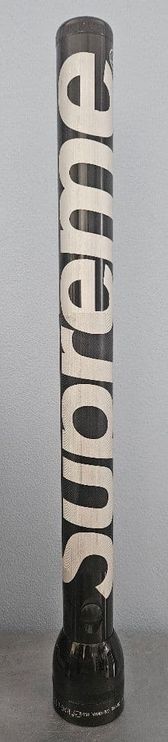 supreme × MAGLITEシュプリームマグライト