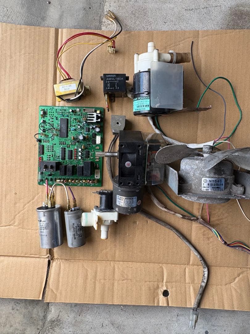 D.R.K 製氷機用制御基板とモーターセット中古品現状品