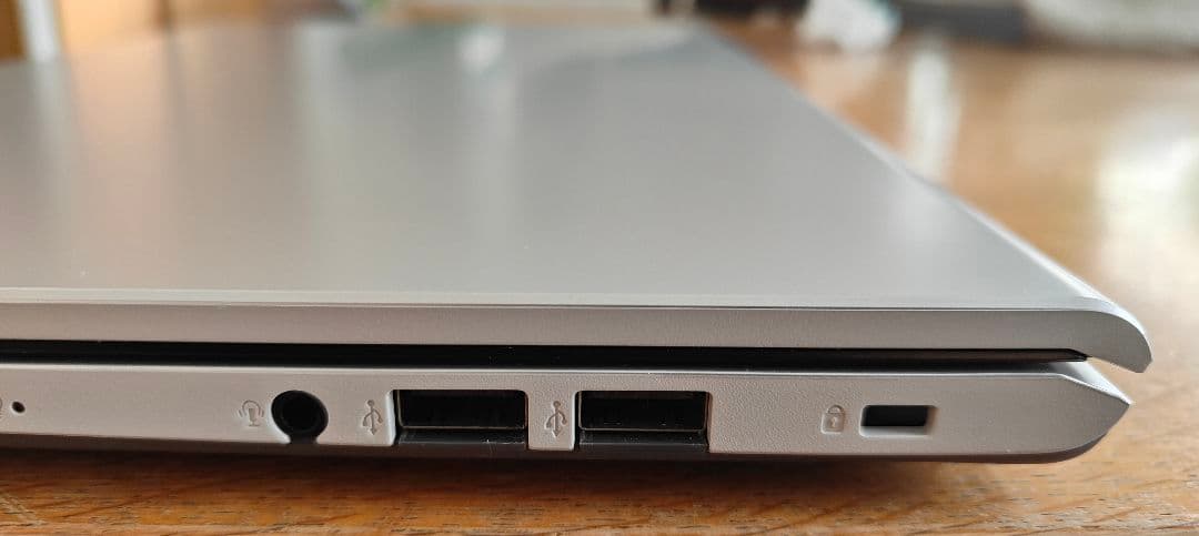 動作良好|ASUS ノートPC 15.6インチ シルバーWin11　即使用可