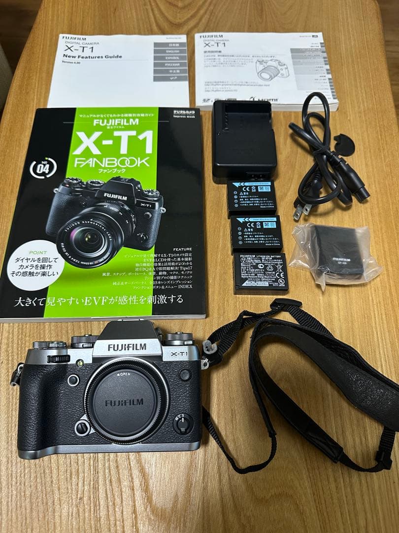 【最終値下】FUJIFILM X-T1 グラファイトシルバー ファンブック 付き