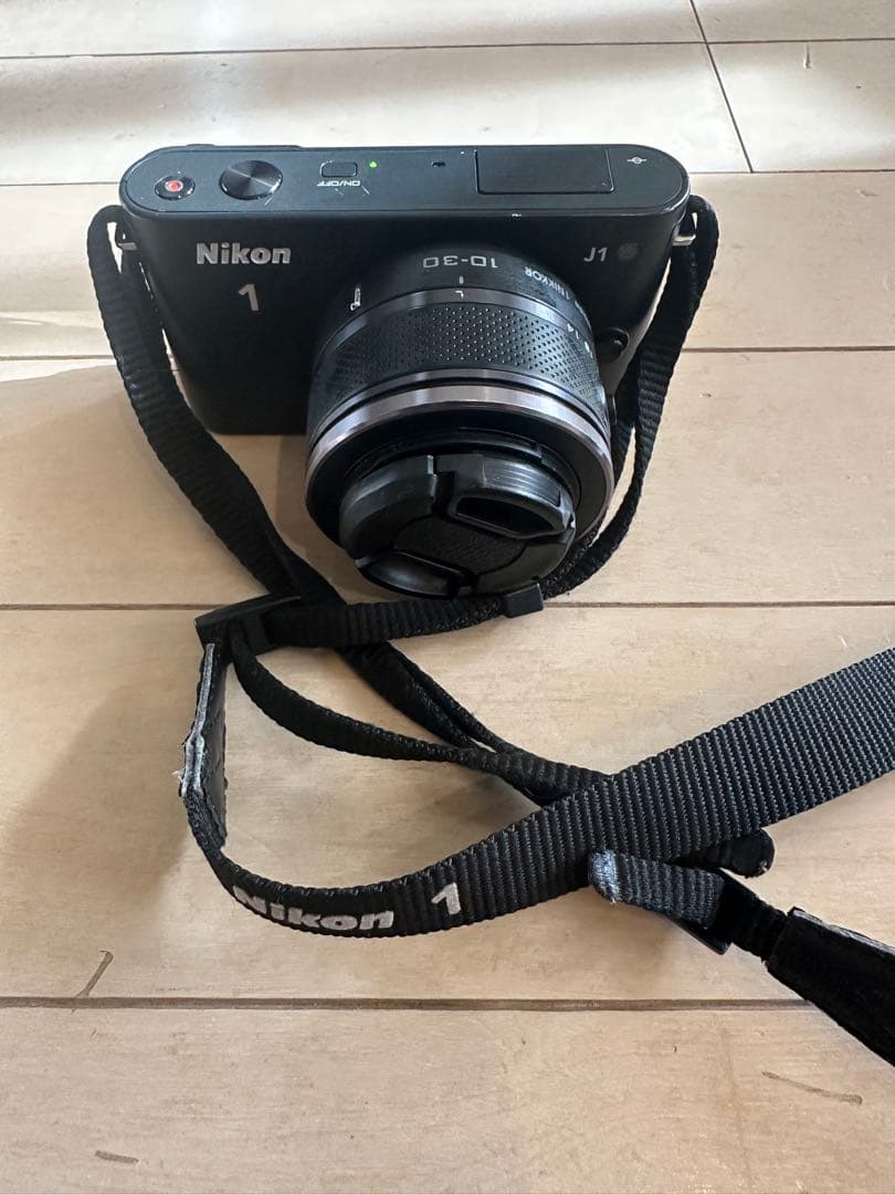 Nikon 1 J1ミラーレスカメラ
