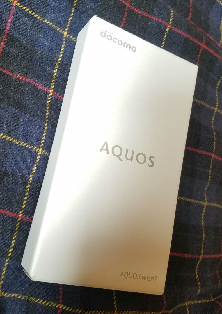 AQUOS wish2 docomo　ホワイト色　新品