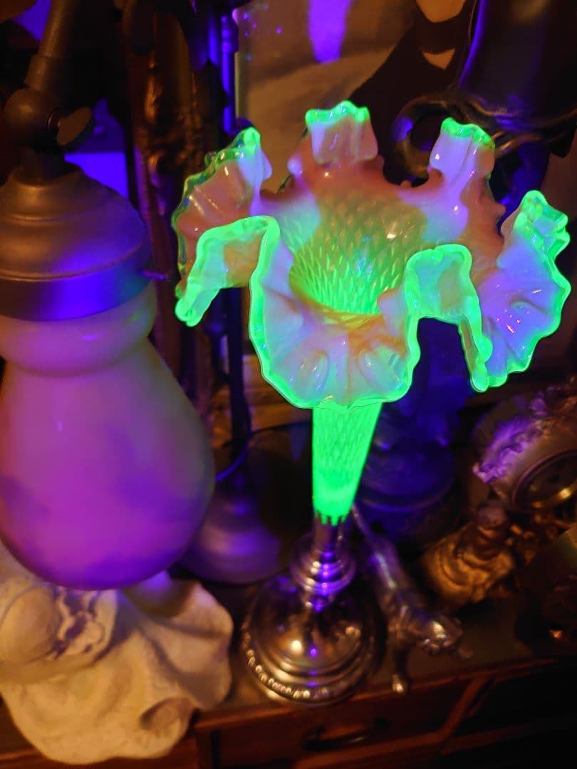 「売約済」フランス1890s'ヴィクトリアンクランベリー ヴァセリンSP花器