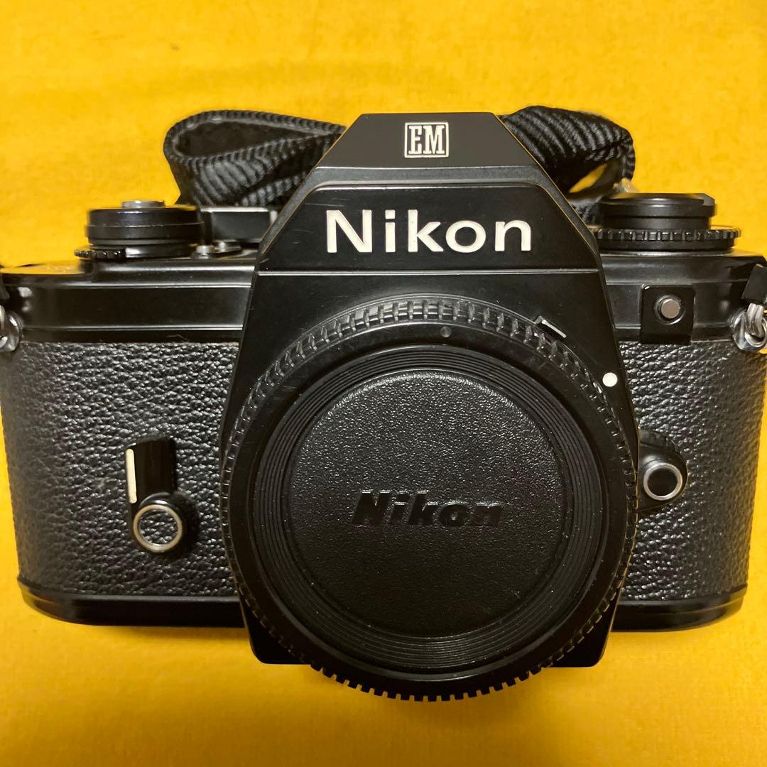 Nikon EM ブラック フィルム一眼レフカメラ