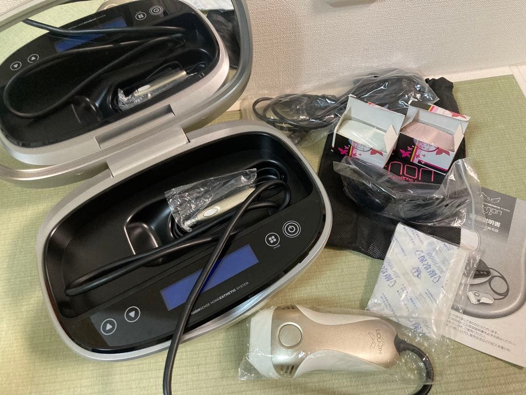 ケノン 脱毛器 Ver6.0 エクストラ2個(1個新品)&スキンカートリッジ付