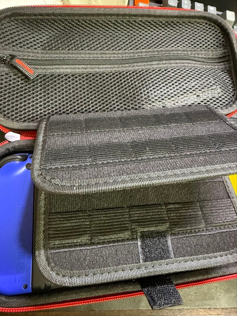 【美品】Nintendo Switch 本体セット（ケース・純正充電器付）