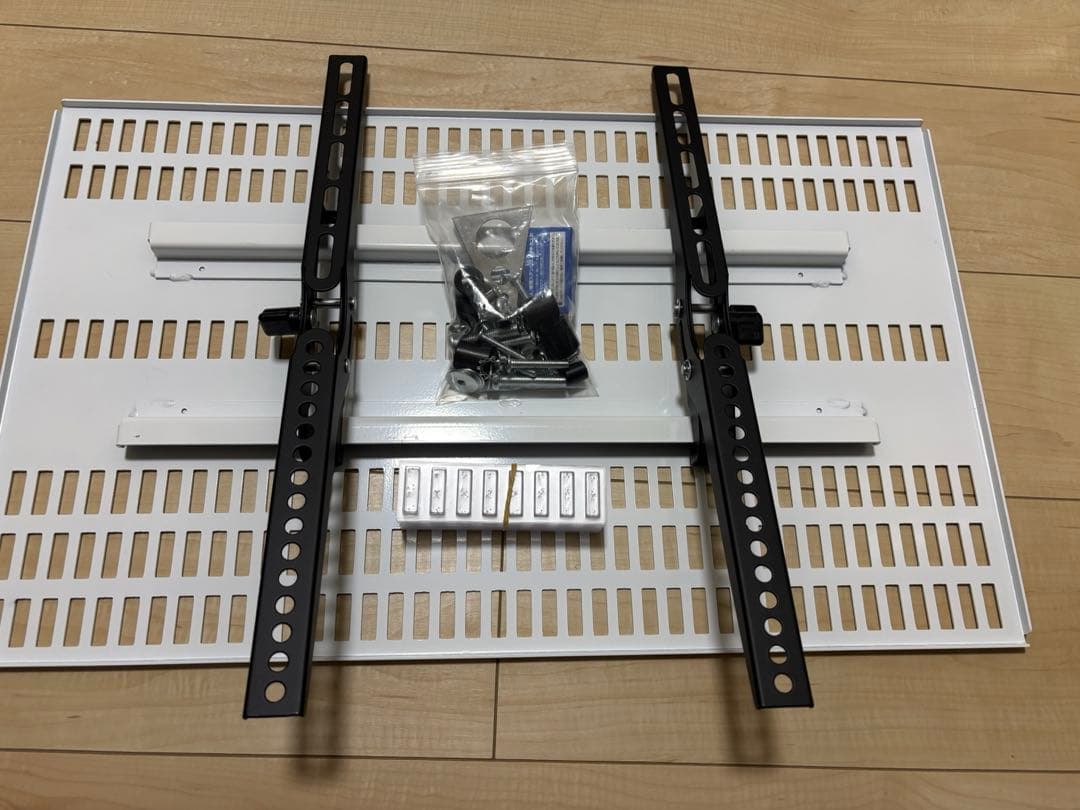 壁美人 37-47インチ テレビ 壁掛け 金具 TI200 白 ホワイト