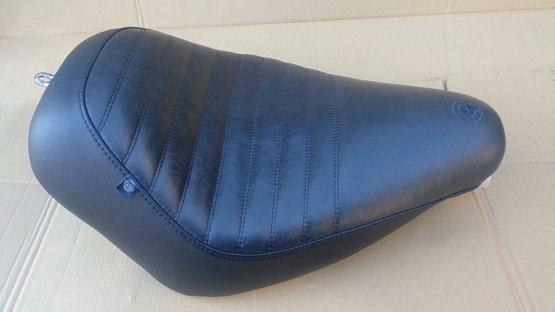  R18／純正カスタムシート Roland Sands Design