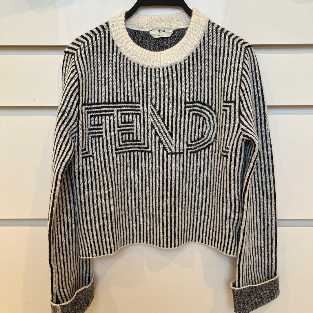FENDI✨ストライプニット　ロゴ　ホワイト✖️ブラック