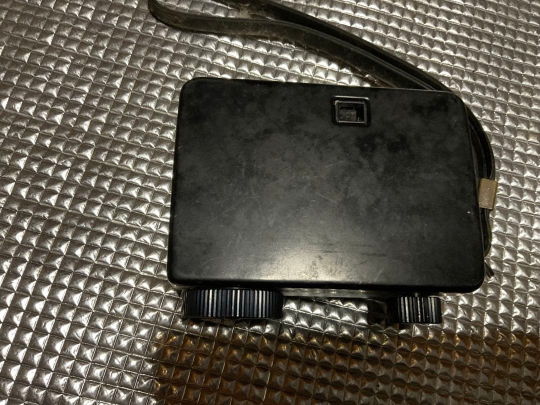 RICOH／AUTO HALF。年式不明？【角に凹みが御座います　フイルム式】。