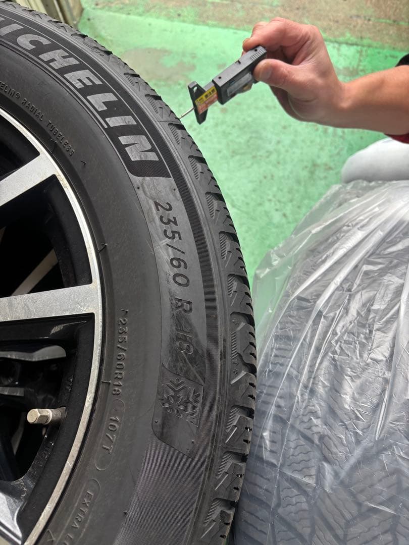 ミシュランスタッドレスタイヤ 2021年製4本　235.60.R18