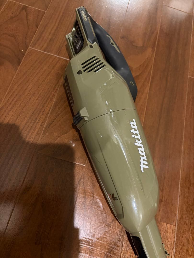 マキタ掃除機 オリーブグリーン 充電器・バッテリー1個付き