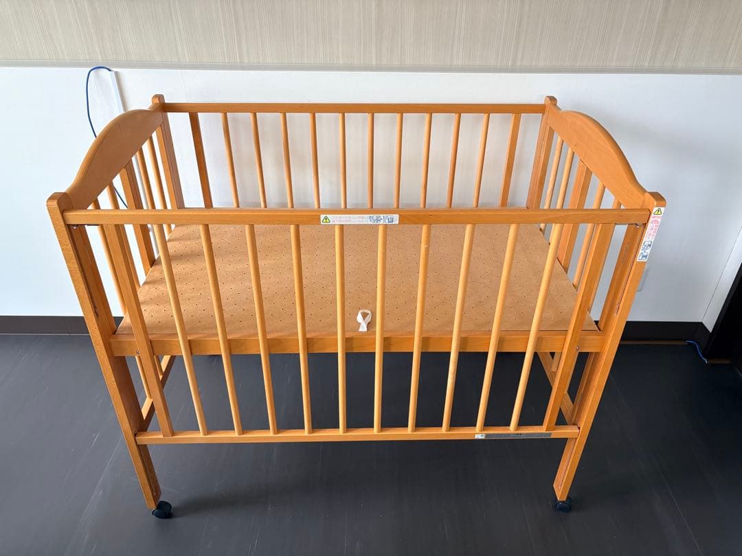 スリーピー木製ベビーベッド「ワンタッチハイベッドパル」
