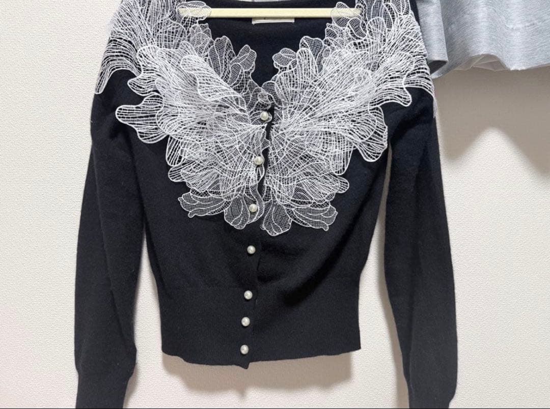 ポローラpolauraフラワーレース装飾 ブラックカーディガン