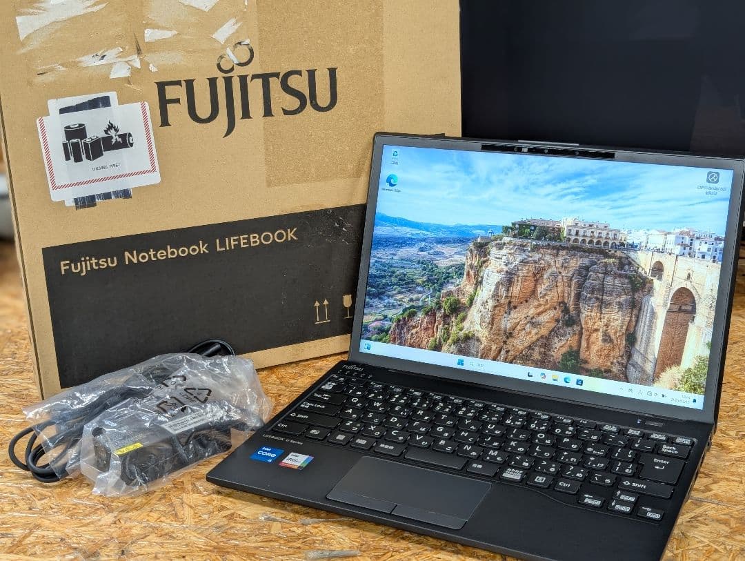 富士通 LIFEBOOK U9313/NX i5-1235U ノートPC