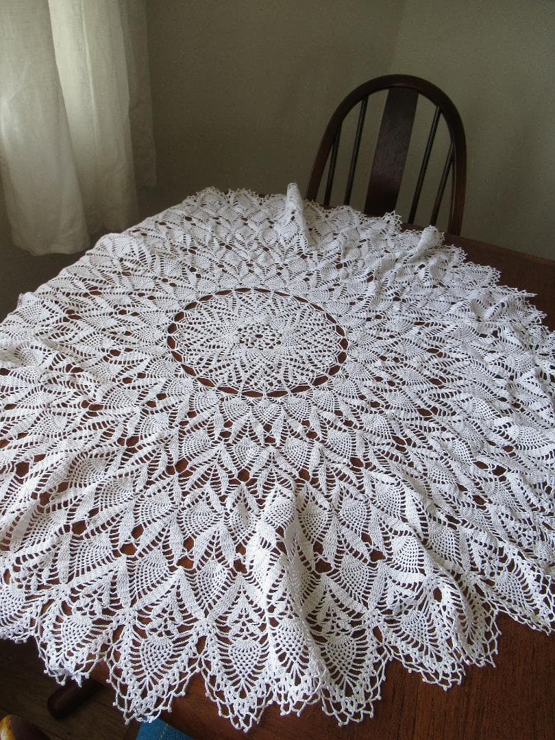 ハンドメイド*レース編みテーブルセンター直径約98cm