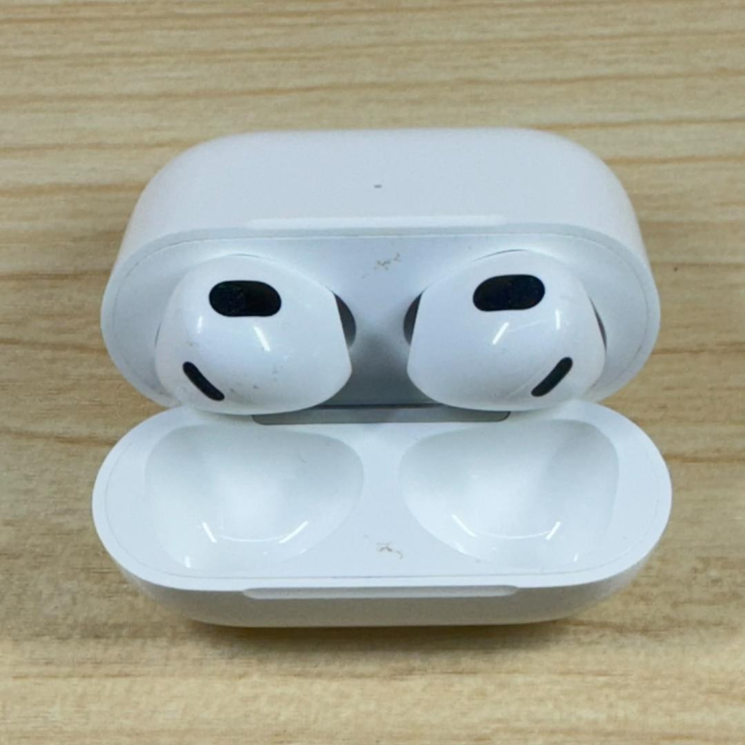 763 Apple Air Pods 第3世代