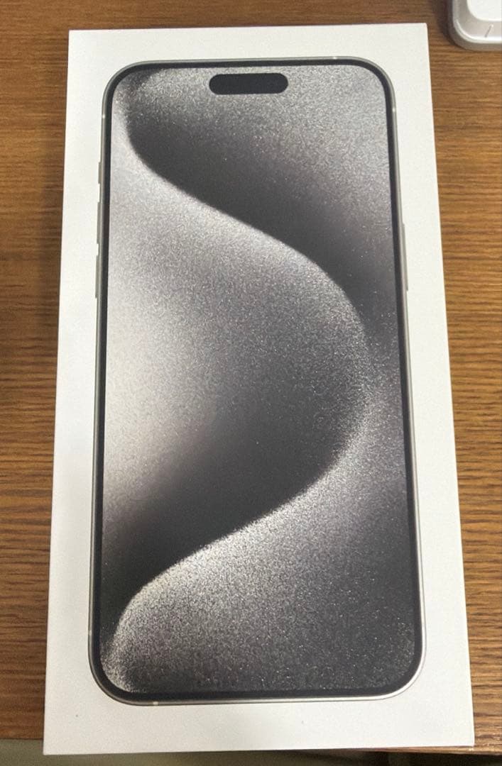 【美品】iPhone 15 Pro Max ホワイト SIMフリー