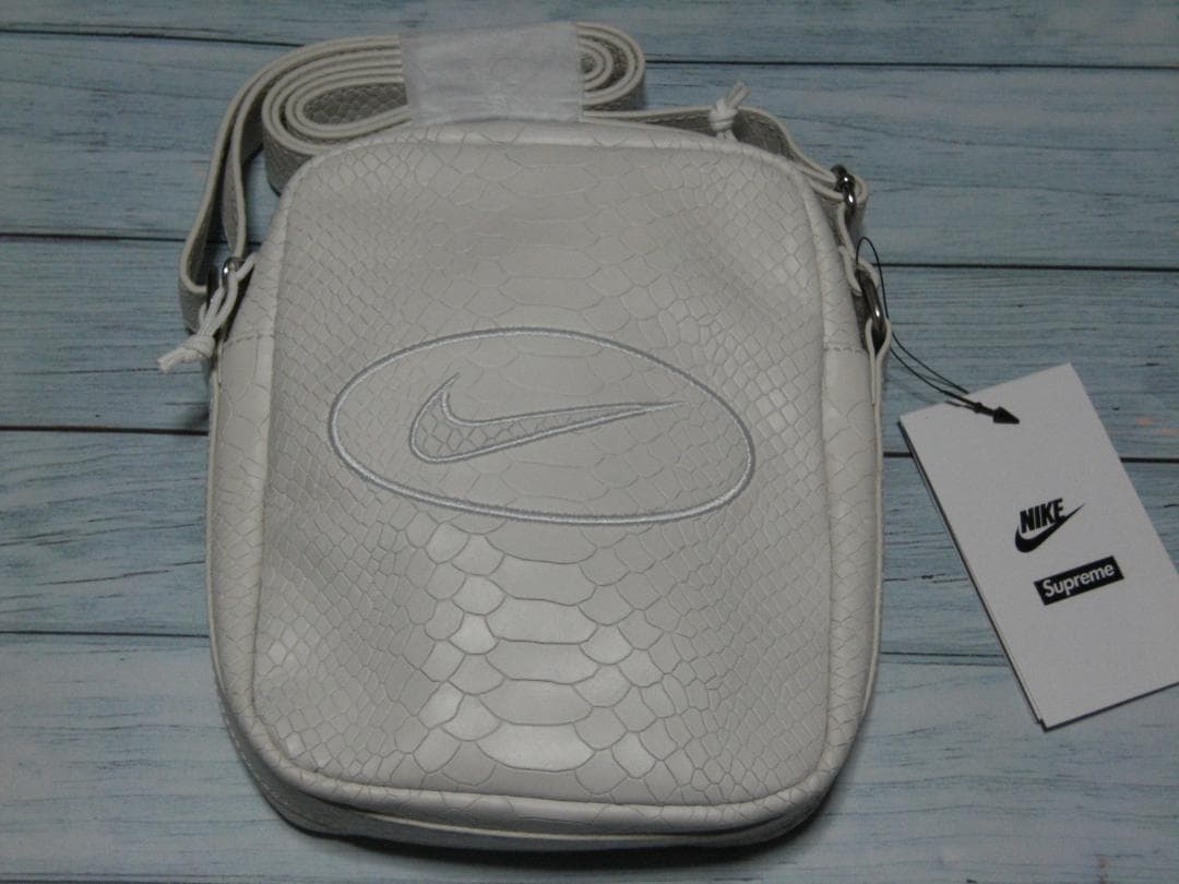 新品未使用！Supreme NIKE レザーショルダーバッグ 25SS 白