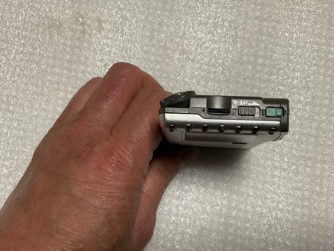 SONY／3BAND・TV／FM／AM ICF-R500V。DC:3V。単4×2