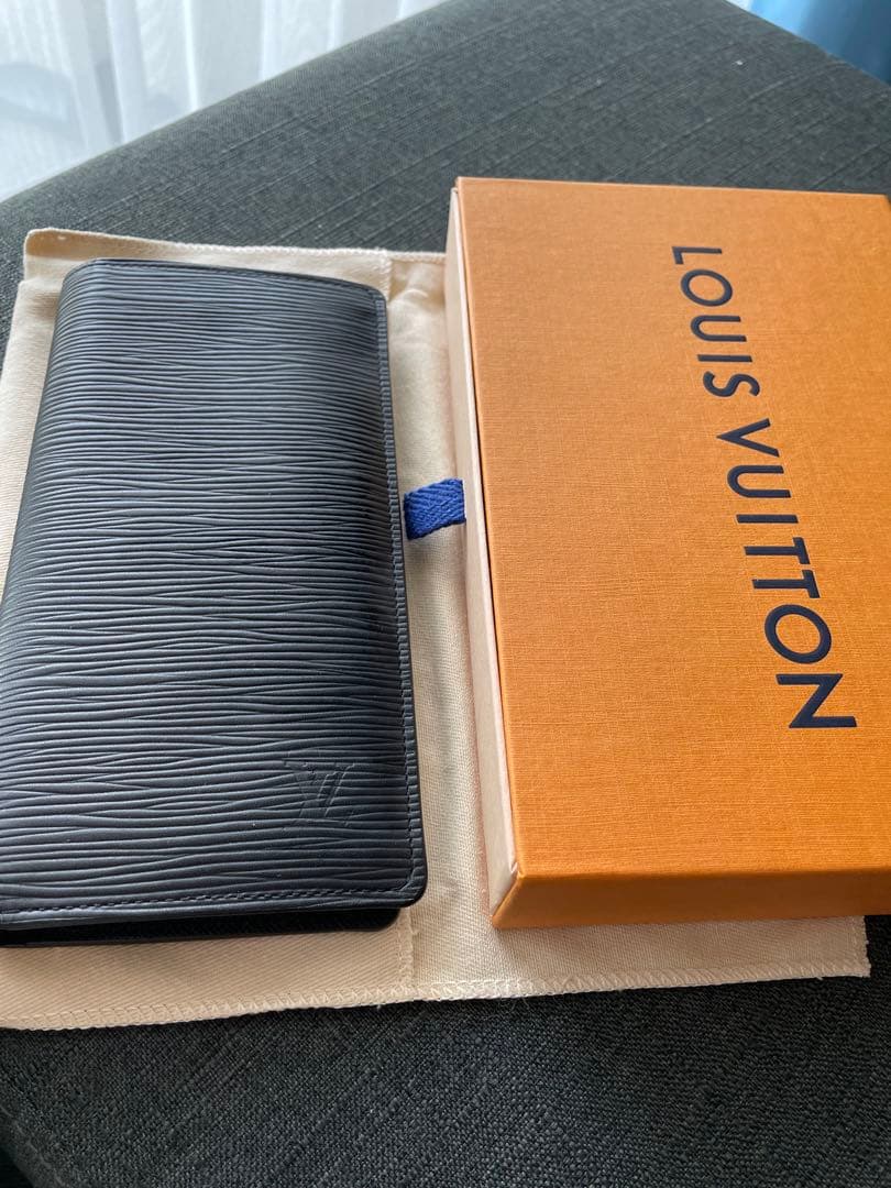 C*K様 Louis Vuitton エピ　ポルトフォイユ・ブラザ(M60