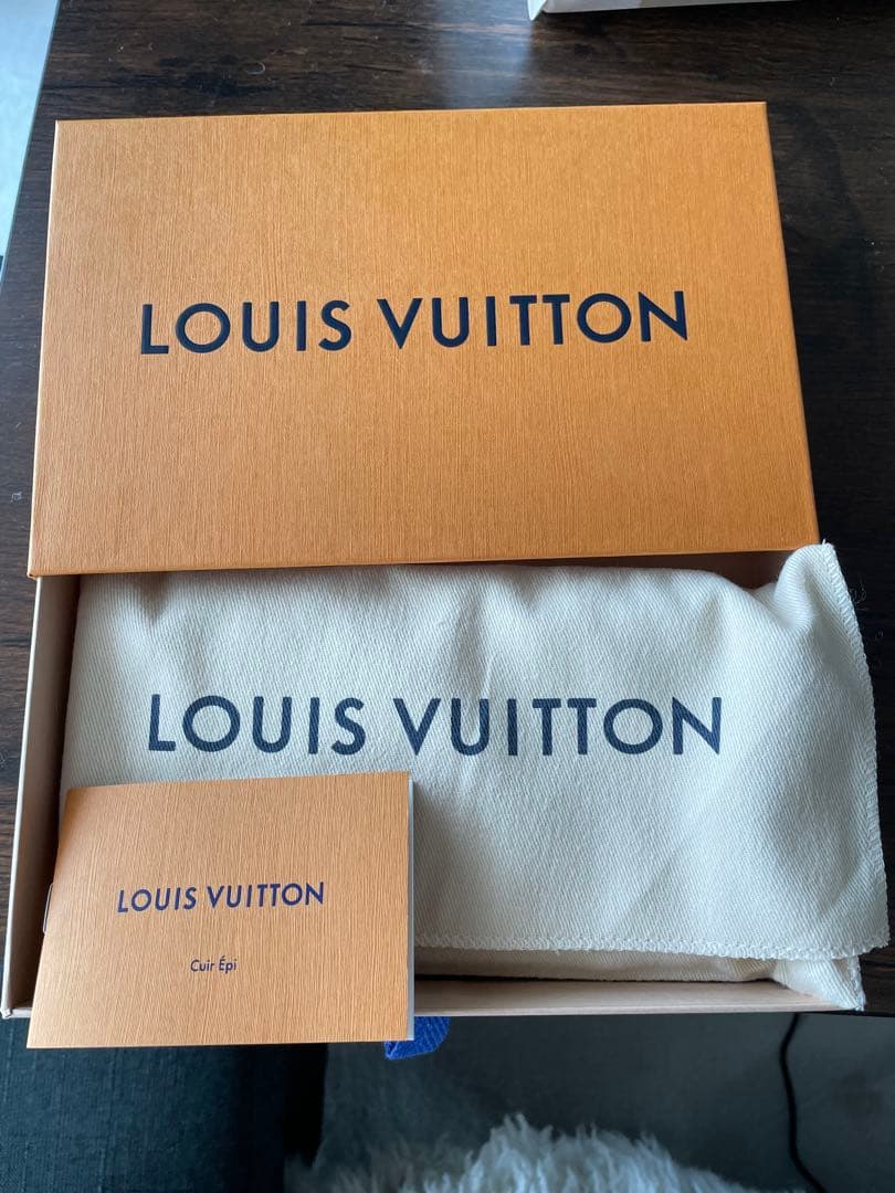 C*K様 Louis Vuitton エピ　ポルトフォイユ・ブラザ(M60