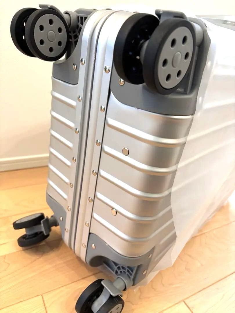 ラスト1点【lanbao】スーツケースアルミTSAロックSサイズ45Lシルバー