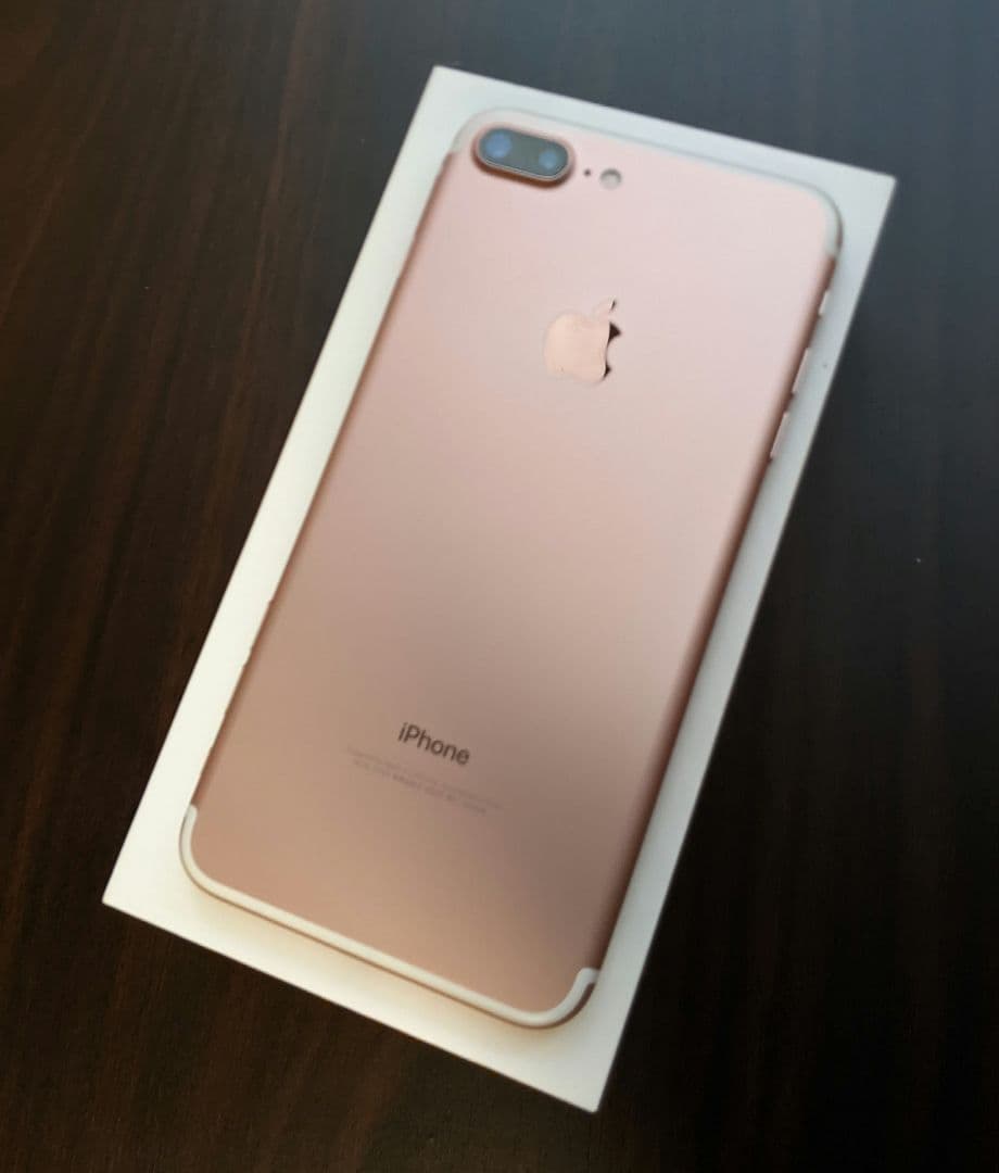 ほぼ新品 iPhone 7 Plus ローズ
