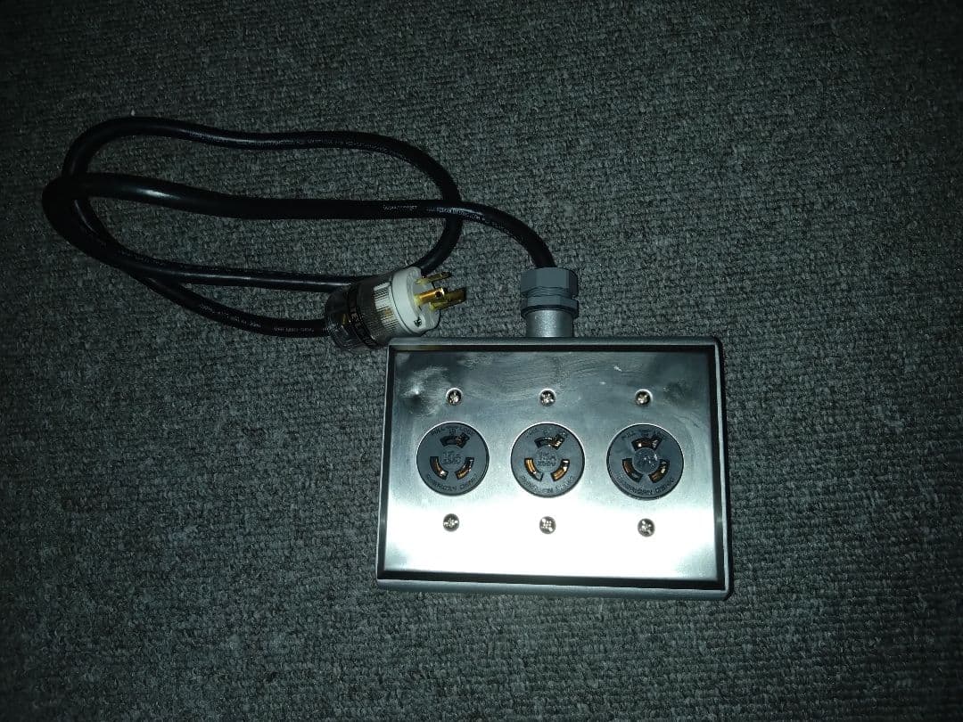 200V用シールド重鉄タップ　wattgate