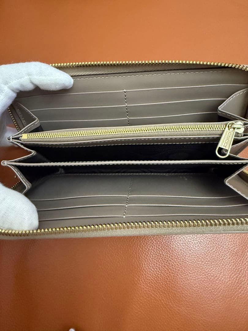 GUCCI ジップアラウンドウォレット