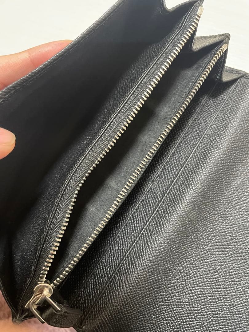 ブラック 合成皮革 二つ折り長財布