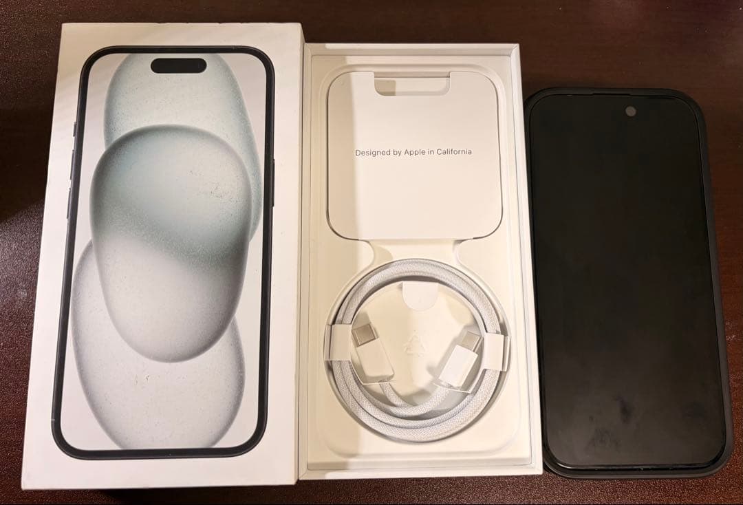 Apple iPhone 15 128G、黒色SIMフリー本体、充電ケーブル