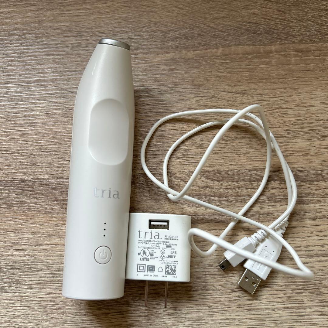 トリア 脱毛器 充電器付き(12/27〜30発送不可)